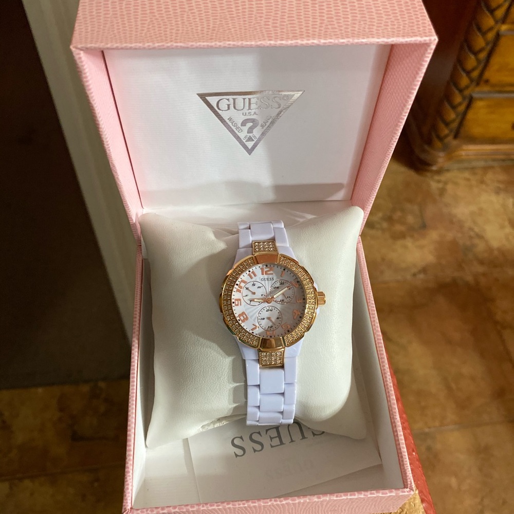 Watch - Picture 3 of 3